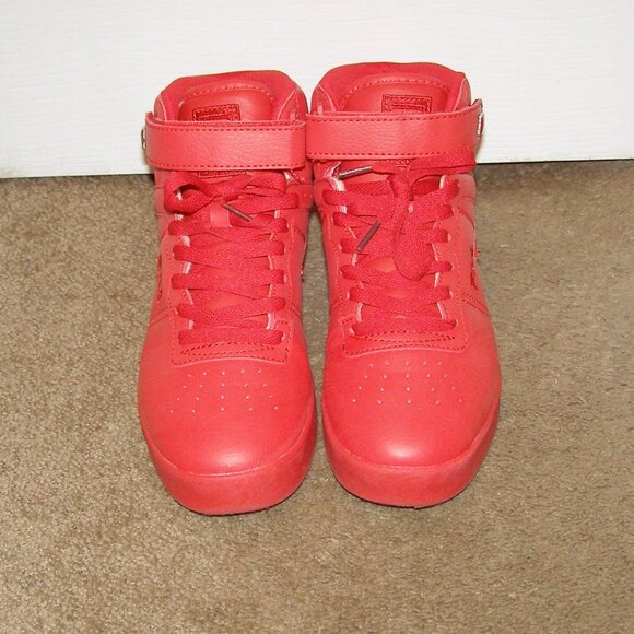 FILA Size 8.5 womens Low Top Sneakers With Box - Picture 4 of 16